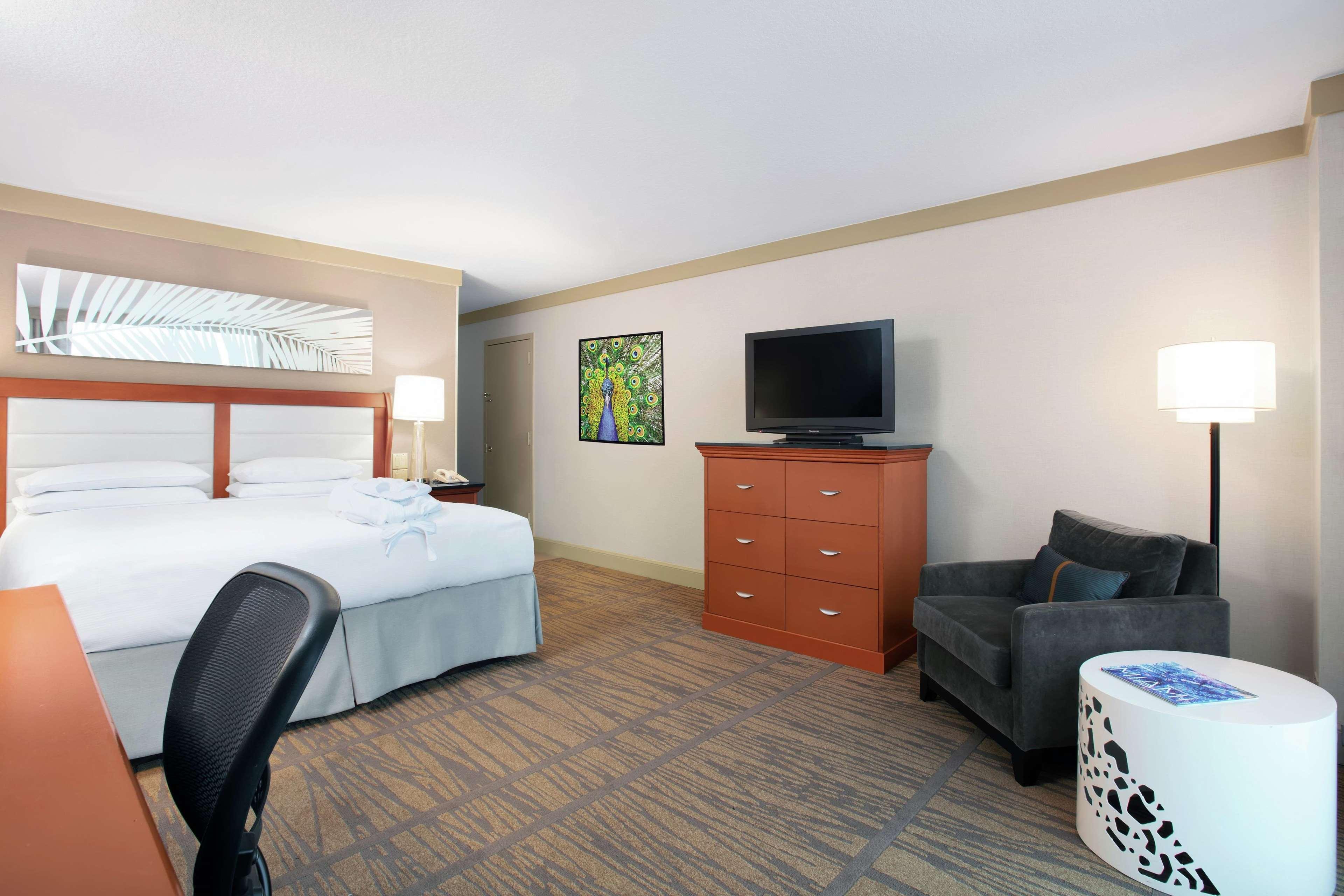 Doubletree By Hilton Hotel Miami Airport & Convention Center מראה חיצוני תמונה