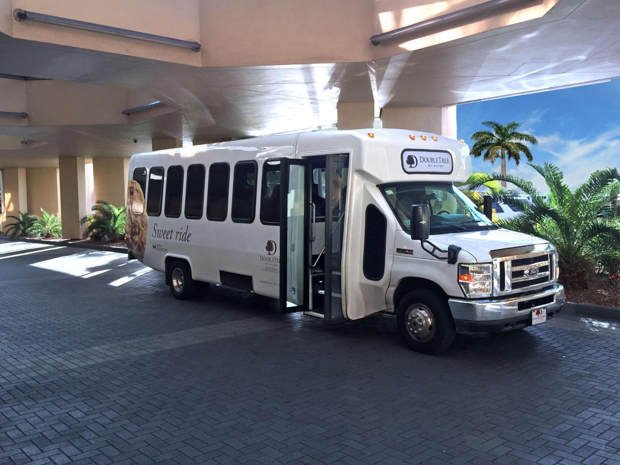 Doubletree By Hilton Hotel Miami Airport & Convention Center מראה חיצוני תמונה