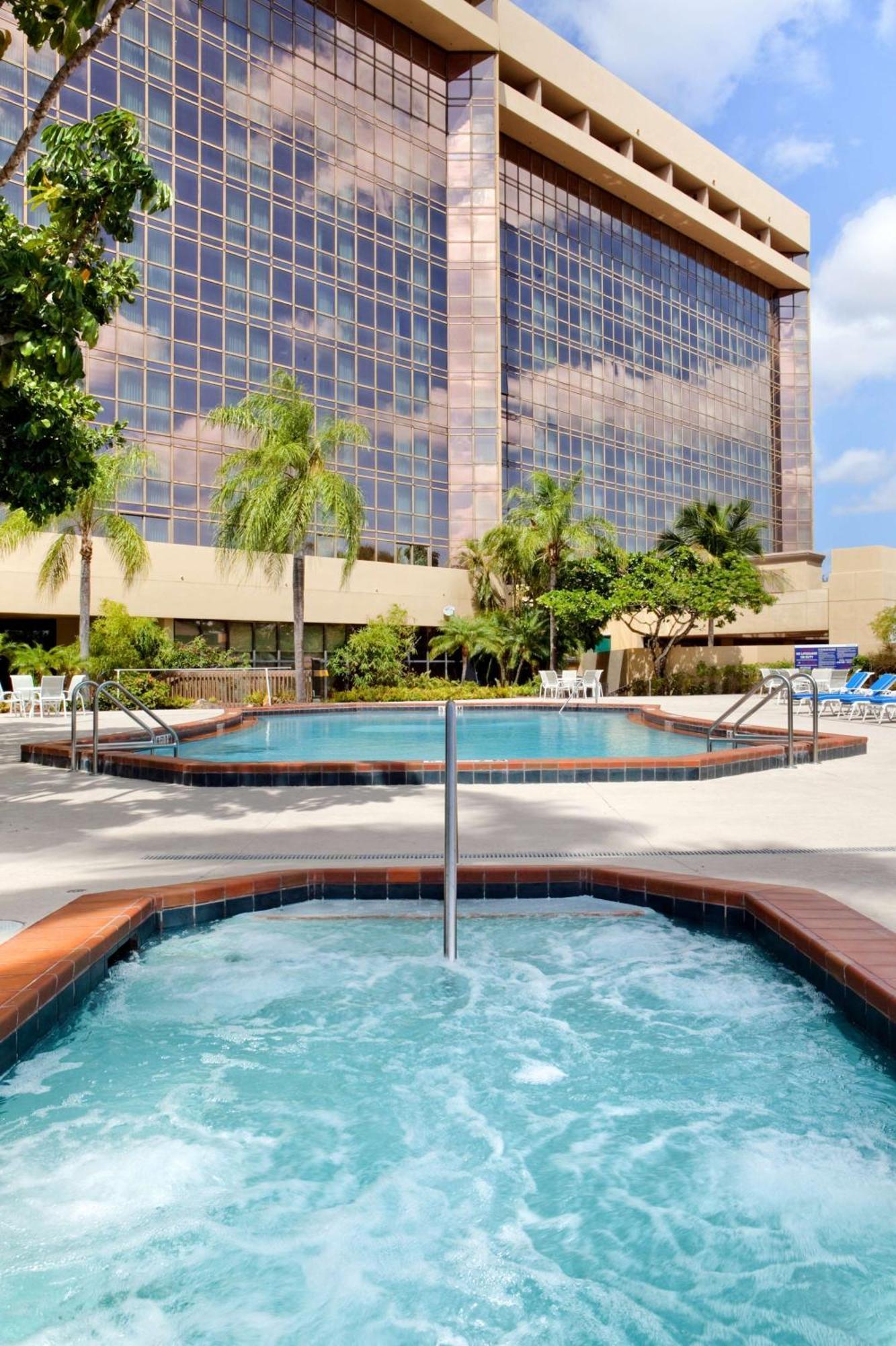 Doubletree By Hilton Hotel Miami Airport & Convention Center מראה חיצוני תמונה