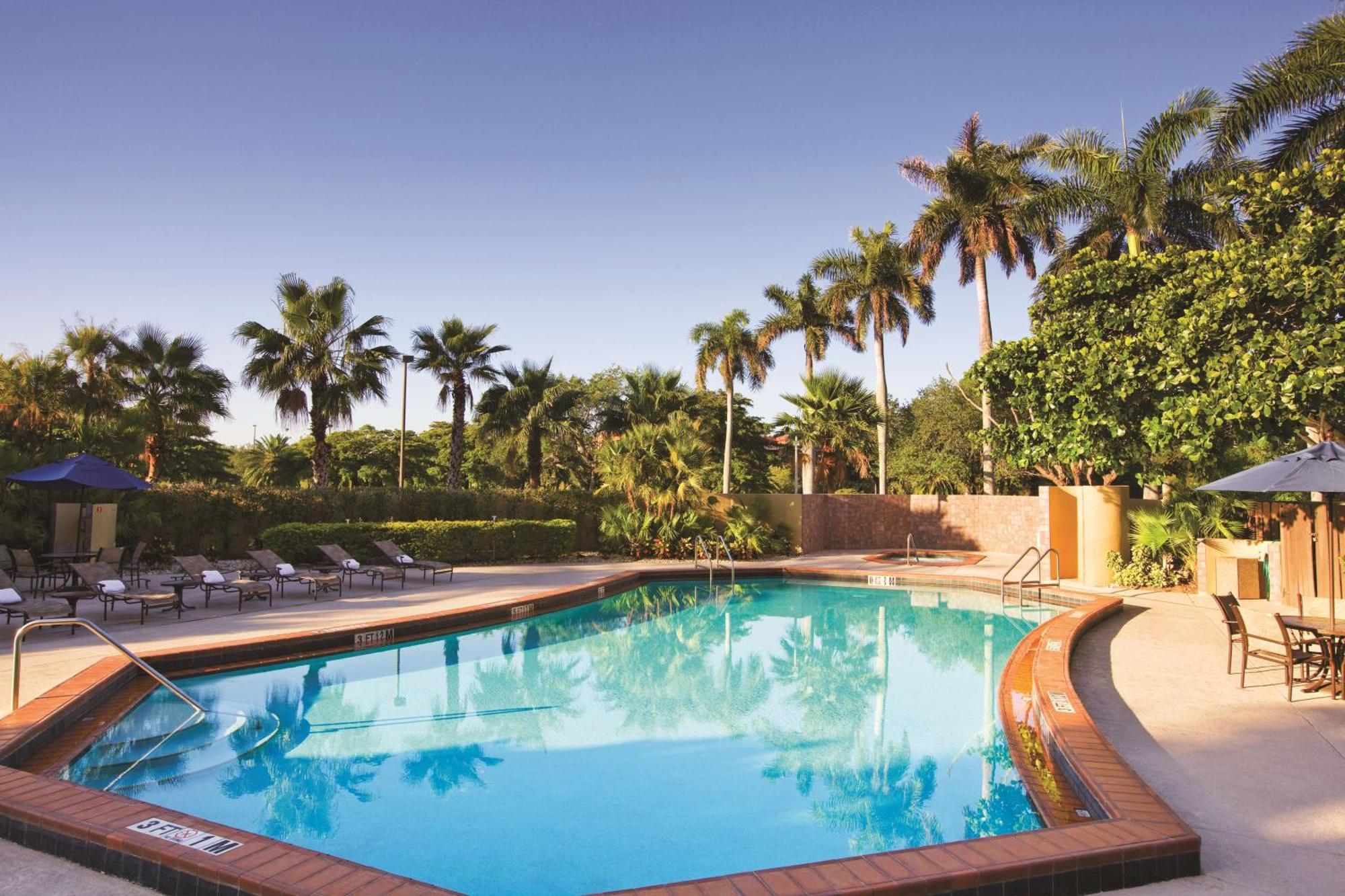 Doubletree By Hilton Hotel Miami Airport & Convention Center מראה חיצוני תמונה