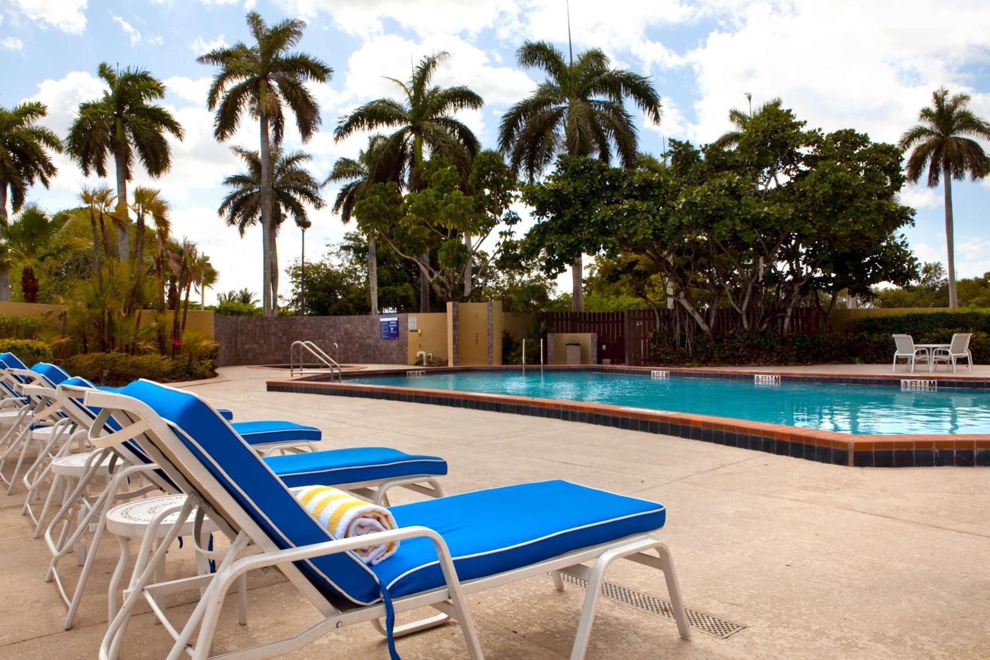 Doubletree By Hilton Hotel Miami Airport & Convention Center מראה חיצוני תמונה